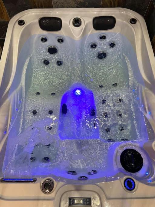 Maison Avec Jacuzzi Orange  Exteriör bild