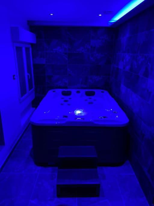 Maison Avec Jacuzzi Orange  Exteriör bild
